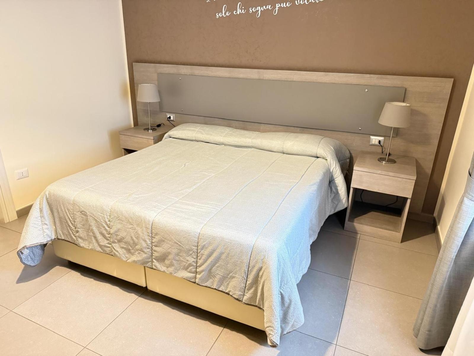 Bed And Breakfast Aereoparking Naples Luaran gambar