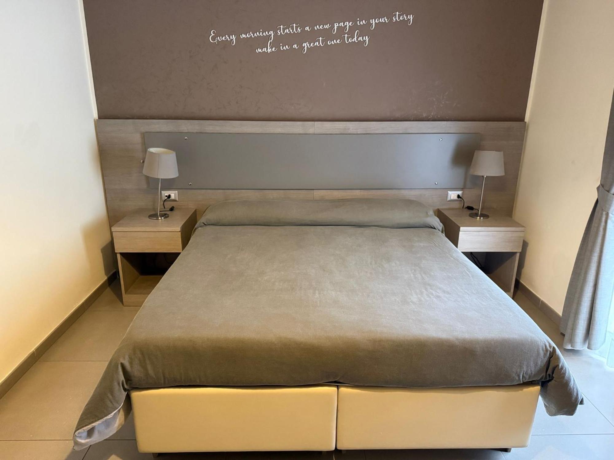 Bed And Breakfast Aereoparking Naples Luaran gambar
